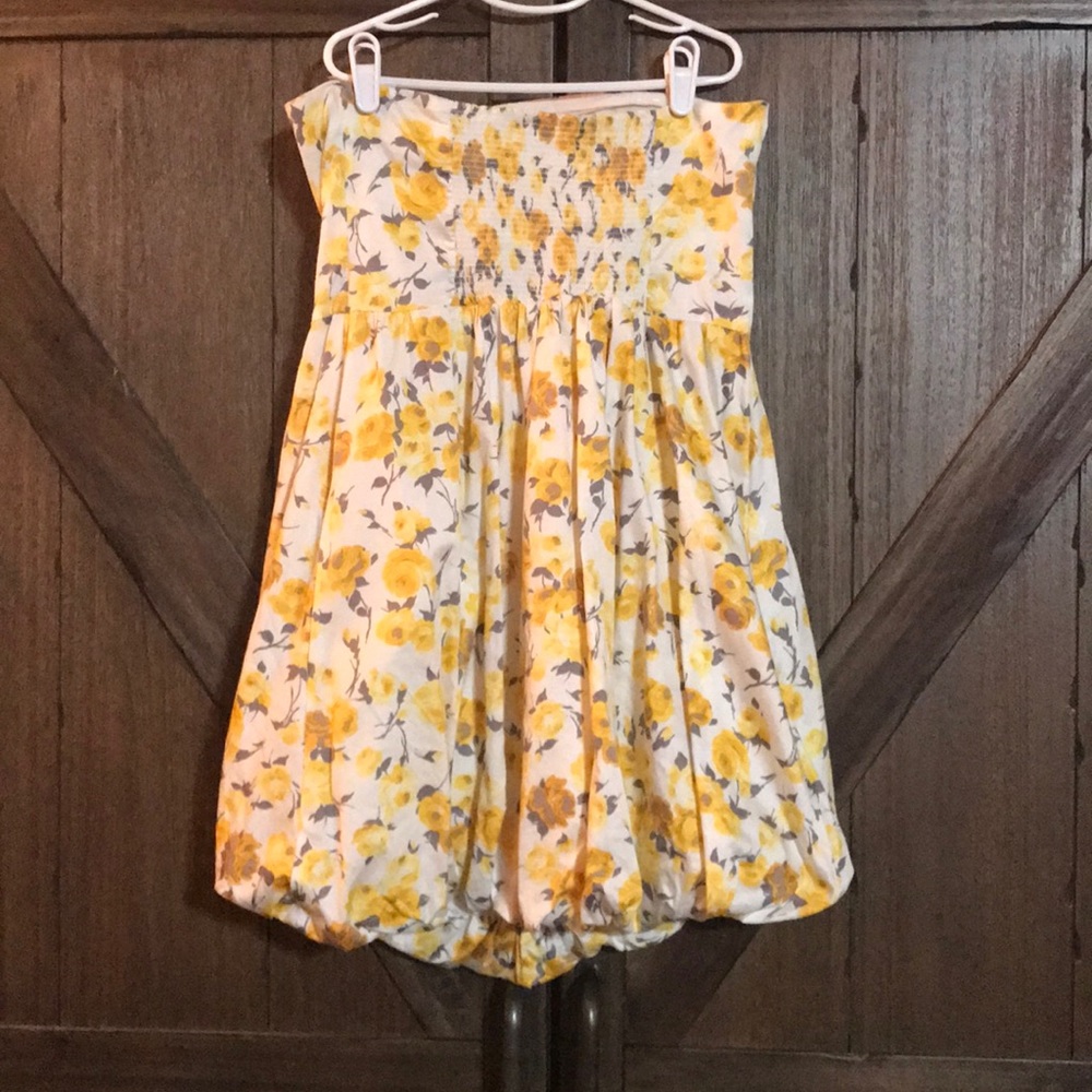 Super Cute Pins and Needles Dress - Picture 2 of 3